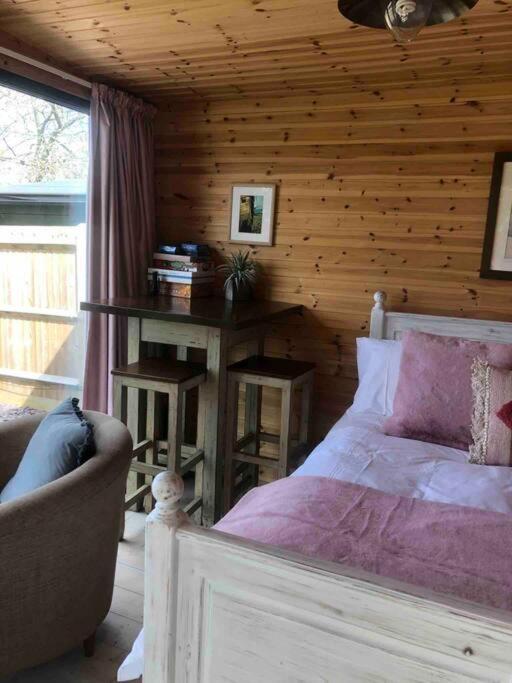Self Contained Garden Studio With Stunning Views سيسينغورست المظهر الخارجي الصورة