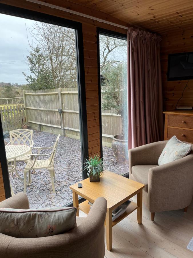 Self Contained Garden Studio With Stunning Views سيسينغورست المظهر الخارجي الصورة
